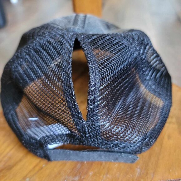 Distressed "Boy Mama" embroidered baseball hat with ponytail / Messy bun opening - Picture 4 of 5